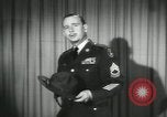 Standbild Sergeant Stuart Königin United States USA, 1955, aus Sekunde 13 historischem Filmmaterial Videoclip 65675073565