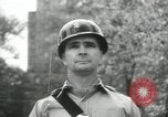 Standbild Sergeant Stuart Königin United States USA, 1955, aus Sekunde 23 historischem Filmmaterial Videoclip 65675073565