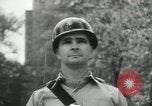 Standbild Sergeant Stuart Königin United States USA, 1955, aus Sekunde 28 historischem Filmmaterial Videoclip 65675073565