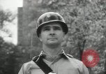 Standbild Sergeant Stuart Königin United States USA, 1955, aus Sekunde 29 historischem Filmmaterial Videoclip 65675073565