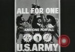 Standbild Sergeant Stuart Königin United States USA, 1955, aus Sekunde 39 historischem Filmmaterial Videoclip 65675073565