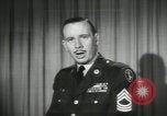 Standbild Sergeant Stuart Königin United States USA, 1955, aus Sekunde 47 historischem Filmmaterial Videoclip 65675073565