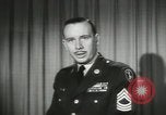 Standbild Sergeant Stuart Königin United States USA, 1955, aus Sekunde 48 historischem Filmmaterial Videoclip 65675073565