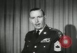 Standbild Sergeant Stuart Königin United States USA, 1955, aus Sekunde 52 historischem Filmmaterial Videoclip 65675073565