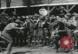 Standbild amerikanische Soldaten United States USA, 1935, aus Sekunde 56 historischem Filmmaterial Videoclip 65675073568