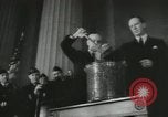 Standbild Selective Service United States USA, 1940, aus Sekunde 44 historischem Filmmaterial Videoclip 65675073569
