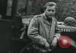 Standbild Rogers Rangers Infantry reenactment United States USA, 1955, aus Sekunde 16 historischem Filmmaterial Videoclip 65675073594