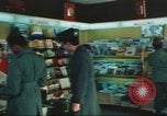 Immagine di Stelle e strisce di giornale Darmstadt Germania, 1975, secondo 10 filmato di repertorio 65675073616
