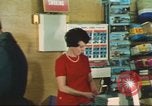 Immagine di Stelle e strisce di giornale Darmstadt Germania, 1975, secondo 18 filmato di repertorio 65675073616