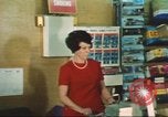 Immagine di Stelle e strisce di giornale Darmstadt Germania, 1975, secondo 19 filmato di repertorio 65675073616