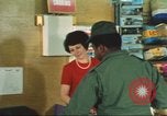Immagine di Stelle e strisce di giornale Darmstadt Germania, 1975, secondo 23 filmato di repertorio 65675073616