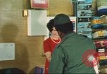Immagine di Stelle e strisce di giornale Darmstadt Germania, 1975, secondo 26 filmato di repertorio 65675073616