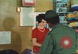 Immagine di Stelle e strisce di giornale Darmstadt Germania, 1975, secondo 27 filmato di repertorio 65675073616