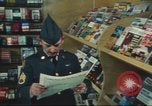 Immagine di Stelle e strisce di giornale Darmstadt Germania, 1975, secondo 29 filmato di repertorio 65675073616