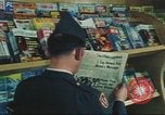 Immagine di Stelle e strisce di giornale Darmstadt Germania, 1975, secondo 32 filmato di repertorio 65675073616