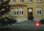 Immagine di Stelle e strisce di giornale Darmstadt Germania, 1975, secondo 62 filmato di repertorio 65675073616