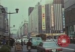 Immagine di Stelle e strisce di giornale Tokyo Giappone, 1975, secondo 3 filmato di repertorio 65675073618