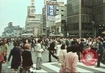 Immagine di Stelle e strisce di giornale Tokyo Giappone, 1975, secondo 17 filmato di repertorio 65675073618