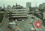 Immagine di Stelle e strisce di giornale Tokyo Giappone, 1975, secondo 22 filmato di repertorio 65675073618