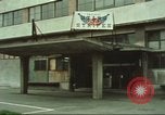 Immagine di Stelle e strisce di giornale Tokyo Giappone, 1975, secondo 31 filmato di repertorio 65675073618