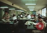 Immagine di Stelle e strisce di giornale Tokyo Giappone, 1975, secondo 40 filmato di repertorio 65675073618