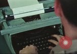 Immagine di Stelle e strisce di giornale Tokyo Giappone, 1975, secondo 45 filmato di repertorio 65675073618