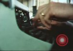 Immagine di Stelle e strisce di giornale Tokyo Giappone, 1975, secondo 49 filmato di repertorio 65675073618