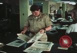 Immagine di Stelle e strisce di giornale Tokyo Giappone, 1975, secondo 54 filmato di repertorio 65675073618