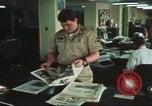 Immagine di Stelle e strisce di giornale Tokyo Giappone, 1975, secondo 56 filmato di repertorio 65675073618