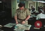 Immagine di Stelle e strisce di giornale Tokyo Giappone, 1975, secondo 58 filmato di repertorio 65675073618