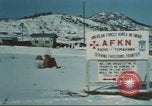 Standbild Radio- und Fernsehsender United States USA, 1975, aus Sekunde 59 historischem Filmmaterial Videoclip 65675073620