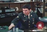 Standbild Die Künstlerin Barbara Randolph als Disc Jockey Los Angeles California USA, 1974, aus Sekunde 41 historischem Filmmaterial Videoclip 65675073625
