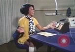 Standbild Die Künstlerin Barbara Randolph als Disc Jockey Los Angeles California USA, 1974, aus Sekunde 55 historischem Filmmaterial Videoclip 65675073625