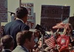 Immagine di Richard Nixon parla ai lavoratori di automobile durante la crisi energetica Saginaw Michigan USA, 1974, secondo 7 filmato di repertorio 65675073721