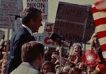 Immagine di Richard Nixon parla ai lavoratori di automobile durante la crisi energetica Saginaw Michigan USA, 1974, secondo 17 filmato di repertorio 65675073721