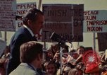 Immagine di Richard Nixon parla ai lavoratori di automobile durante la crisi energetica Saginaw Michigan USA, 1974, secondo 25 filmato di repertorio 65675073721