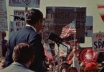 Immagine di Richard Nixon parla ai lavoratori di automobile durante la crisi energetica Saginaw Michigan USA, 1974, secondo 36 filmato di repertorio 65675073721