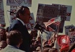 Immagine di Richard Nixon parla ai lavoratori di automobile durante la crisi energetica Saginaw Michigan USA, 1974, secondo 38 filmato di repertorio 65675073721