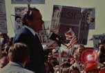 Immagine di Richard Nixon parla ai lavoratori di automobile durante la crisi energetica Saginaw Michigan USA, 1974, secondo 39 filmato di repertorio 65675073721