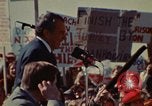 Immagine di Richard Nixon parla ai lavoratori di automobile durante la crisi energetica Saginaw Michigan USA, 1974, secondo 44 filmato di repertorio 65675073721