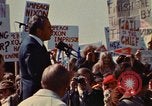 Immagine di Richard Nixon parla alla folla Saginaw Michigan USA, 1974, secondo 4 filmato di repertorio 65675073722