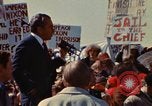 Immagine di Richard Nixon parla alla folla Saginaw Michigan USA, 1974, secondo 13 filmato di repertorio 65675073722