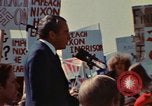 Immagine di Richard Nixon parla alla folla Saginaw Michigan USA, 1974, secondo 27 filmato di repertorio 65675073722