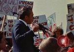 Immagine di Richard Nixon parla alla folla Saginaw Michigan USA, 1974, secondo 28 filmato di repertorio 65675073722