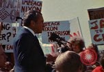 Immagine di Richard Nixon parla alla folla Saginaw Michigan USA, 1974, secondo 30 filmato di repertorio 65675073722