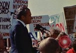 Immagine di Richard Nixon parla alla folla Saginaw Michigan USA, 1974, secondo 31 filmato di repertorio 65675073722