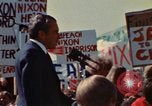 Immagine di Richard Nixon parla alla folla Saginaw Michigan USA, 1974, secondo 32 filmato di repertorio 65675073722