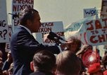 Immagine di Richard Nixon parla alla folla Saginaw Michigan USA, 1974, secondo 41 filmato di repertorio 65675073722