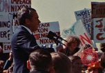 Immagine di Richard Nixon parla alla folla Saginaw Michigan USA, 1974, secondo 43 filmato di repertorio 65675073722
