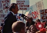 Immagine di Richard Nixon parla alla folla Saginaw Michigan USA, 1974, secondo 57 filmato di repertorio 65675073722